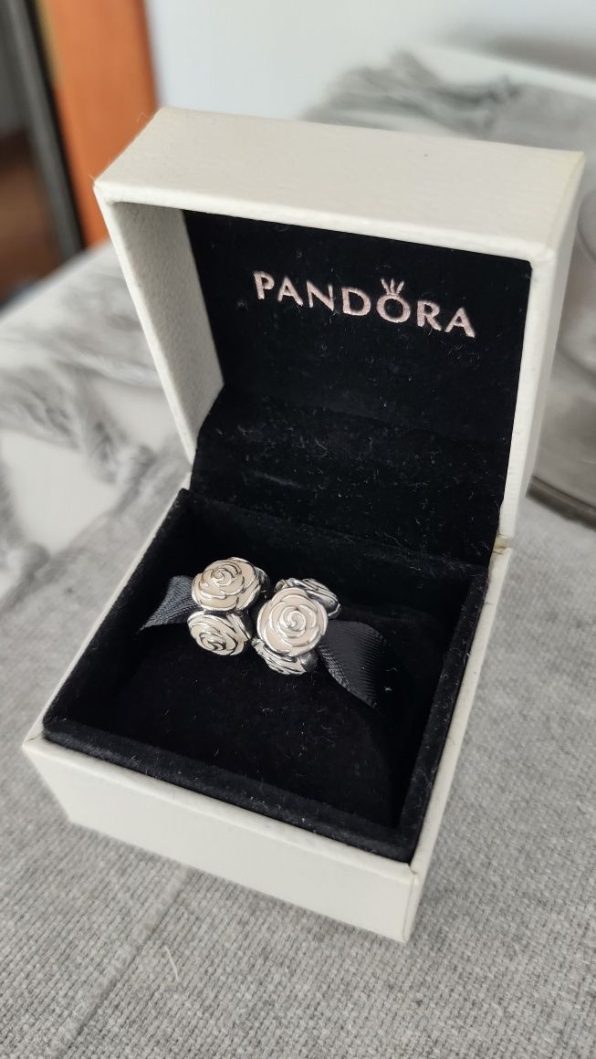 Pandora charms pandora moments charms róża z emalią