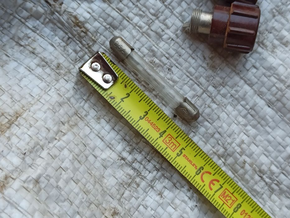 Блок запобіжників предохранителей для електроприборів