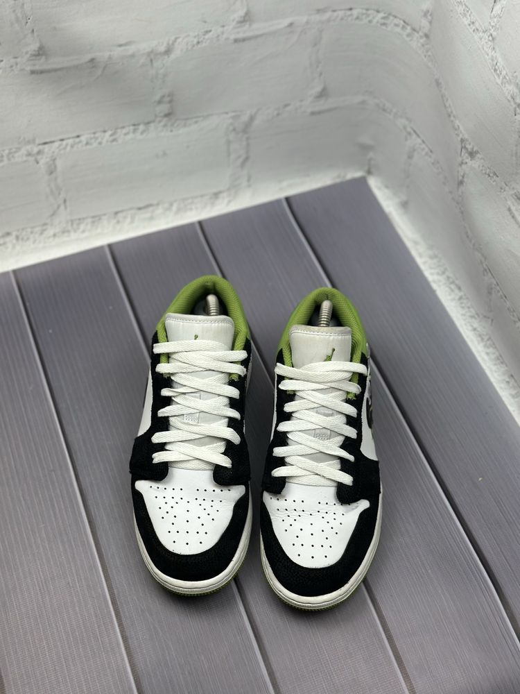 Жіночі шкіряні кросівки Nike Air Jordan Low 38p