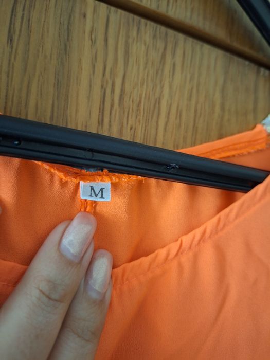 Camisola Laranja com Missangas Douradas T: M