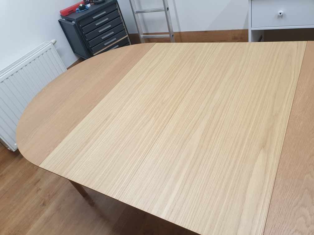Dębowy rozkładany stół do jadalni