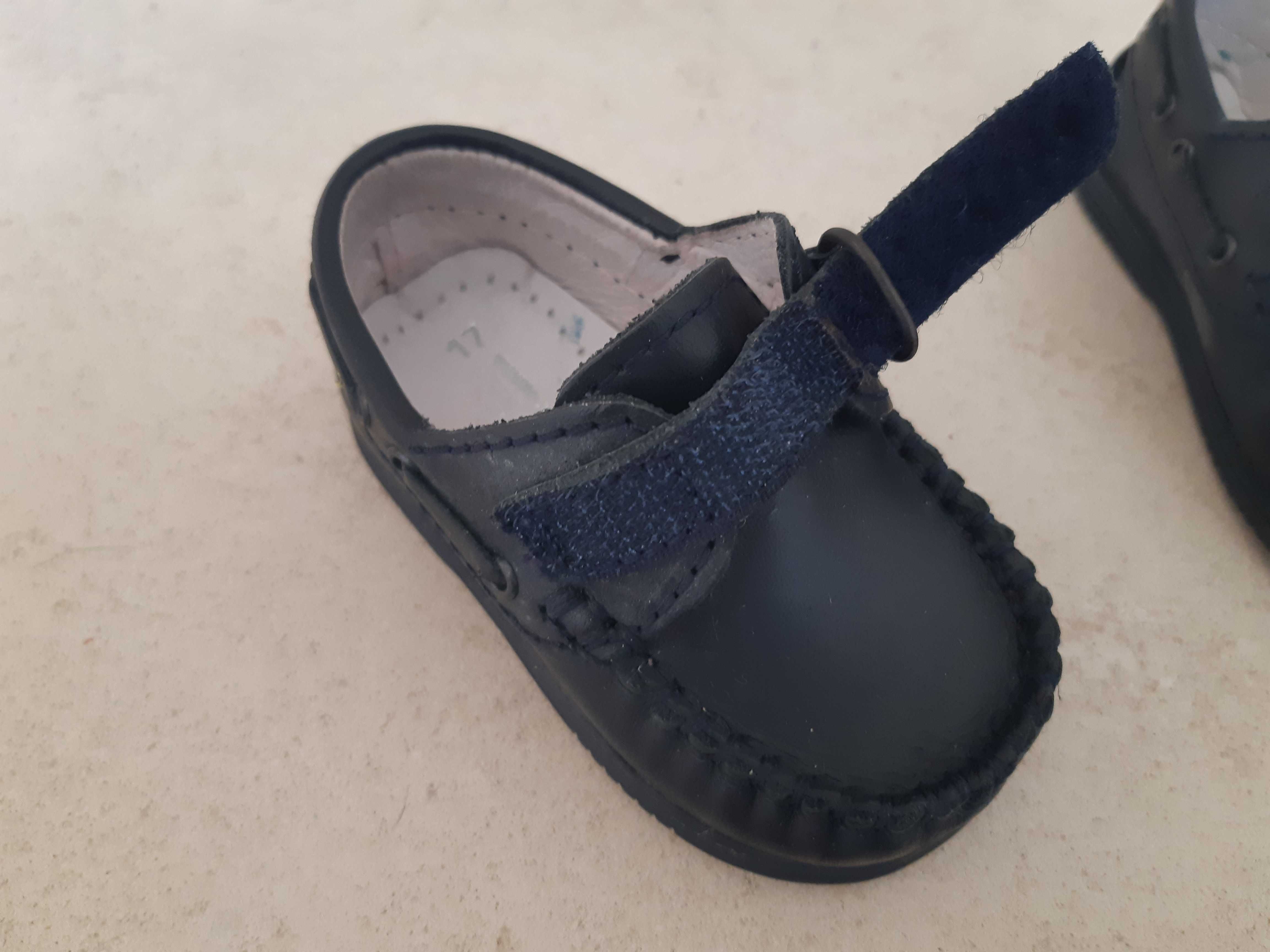 Sapatos clássicos para bebé tipo Mocassin