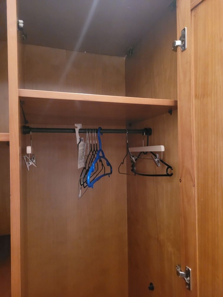 Armario / roupeiro grande em ótimo estado