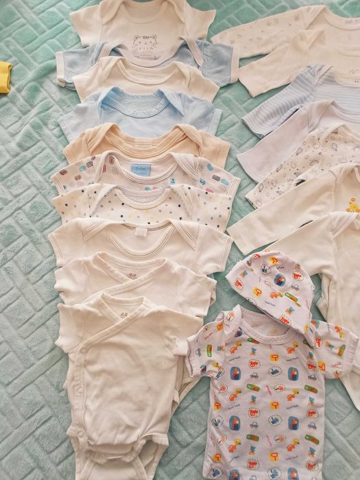 Roupas de bebé 0-9 meses menino e menina - interiores - 0,25 eur