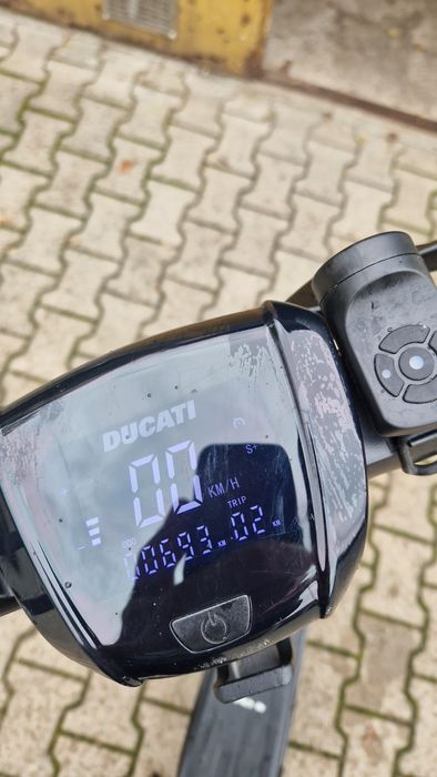 Sprzedam hulajnogę DUCATI pro 3
