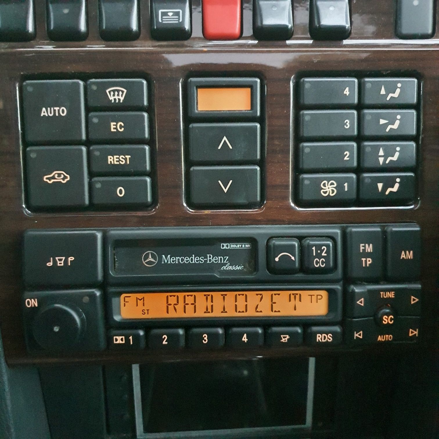 Radio Becker Mercedes w124 w201 w201 w210 w126  R129 SL SEC sel