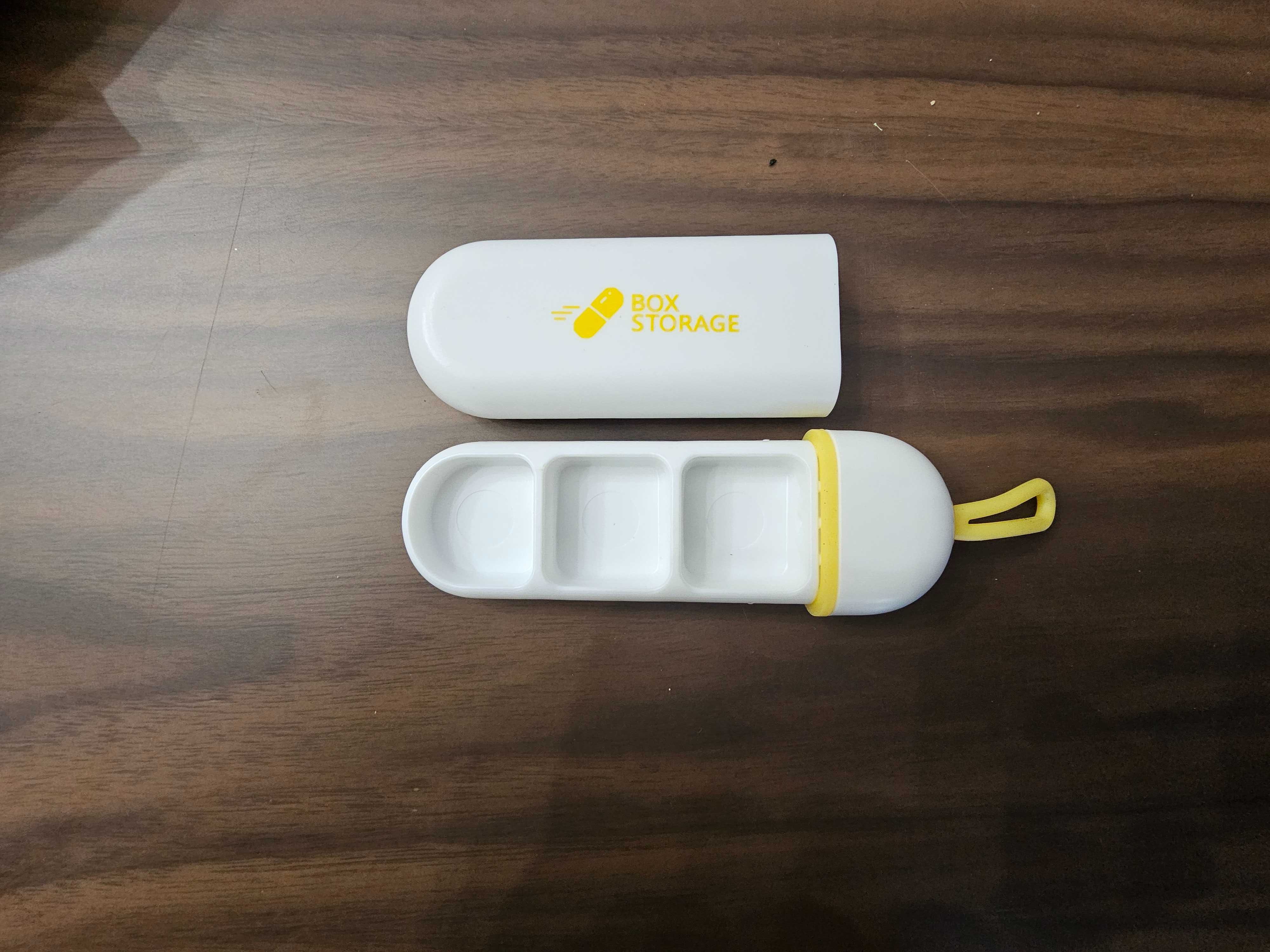 Caixa porta medicamentos viagem