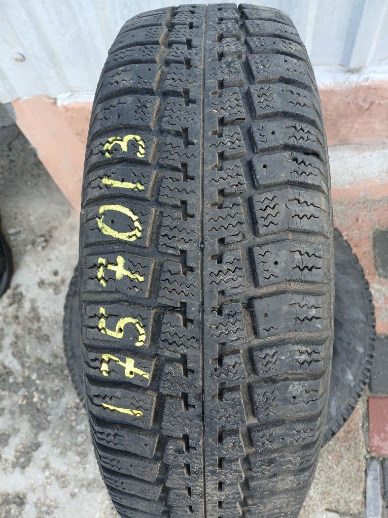 Резина пара 175 70 13 Pirelli в состоянии новых цена за штуку