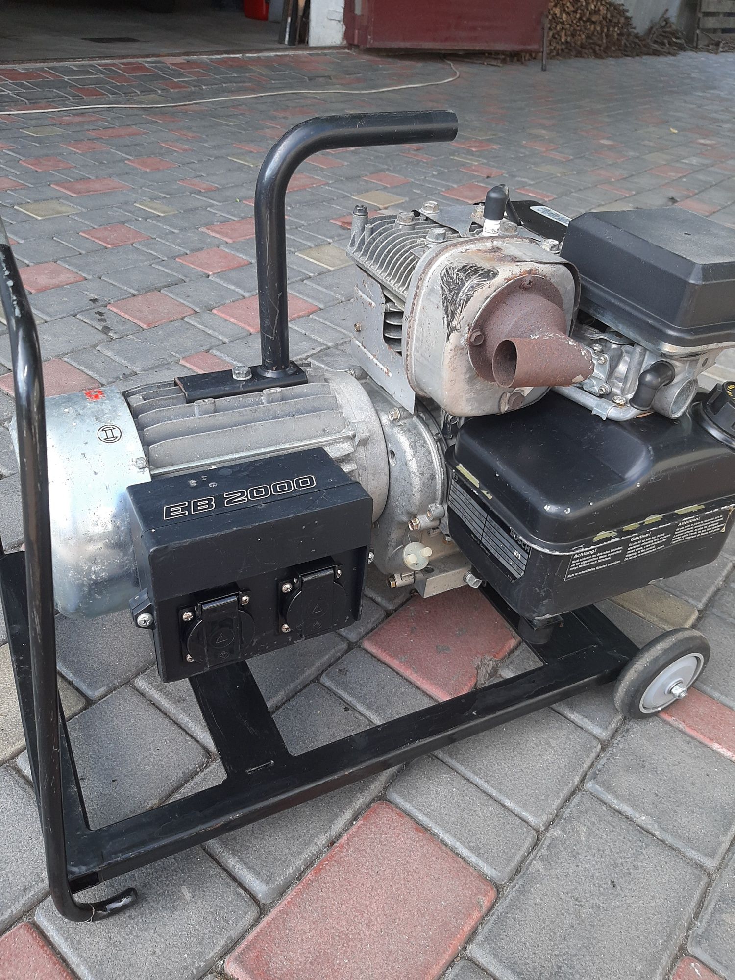 Продам генератор 2кв   Bosch EB 2000