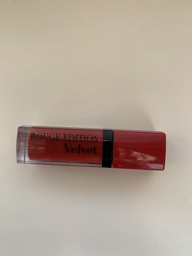 Помада Bourjois Rouge Edition Velvet