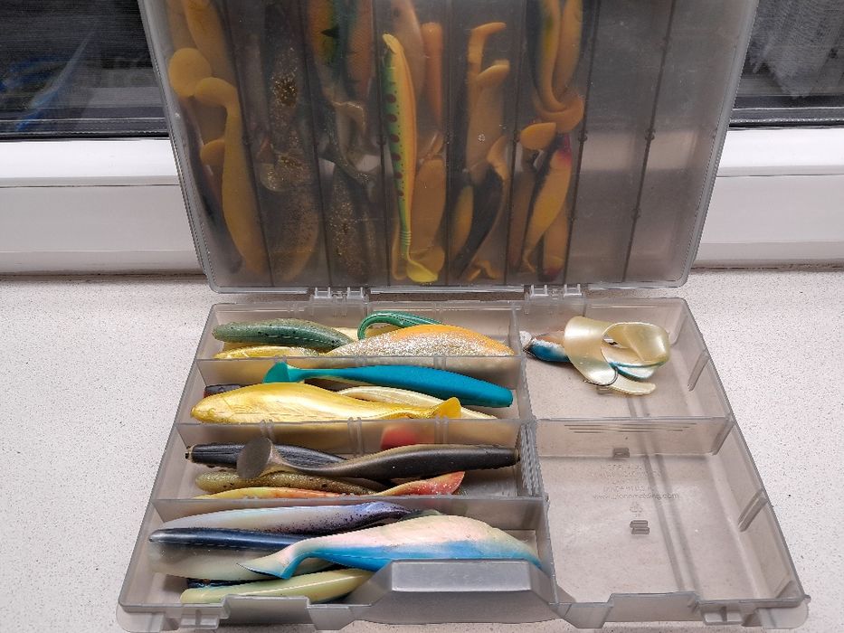 Gumy ponad 250szt, pudlo plano i gratisy