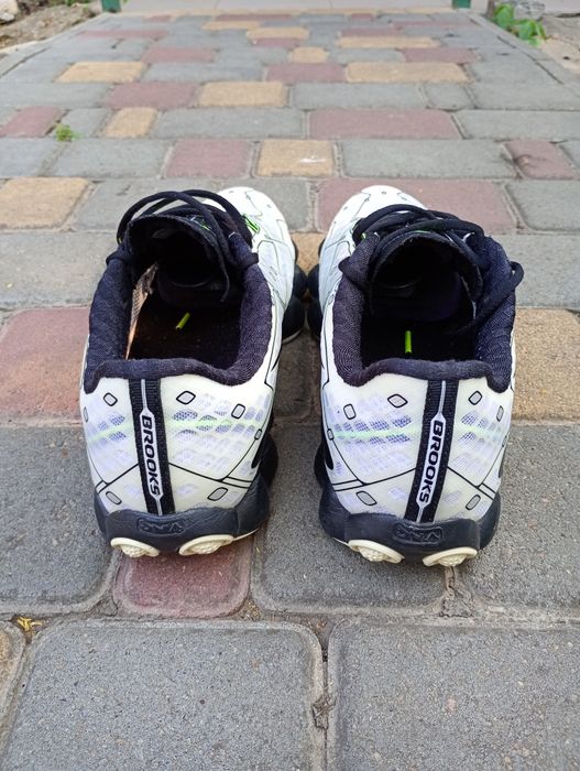 Кросівки Brooks Nuero 44 / 44,5