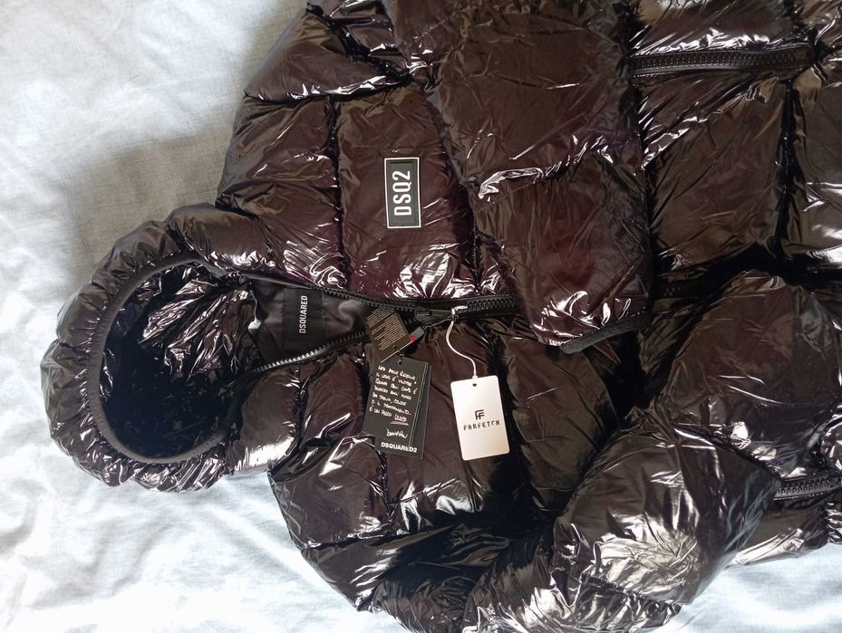 Kurtka puchowa Dsquared2 - regular fit, błyszcząca czarna rozmiar S