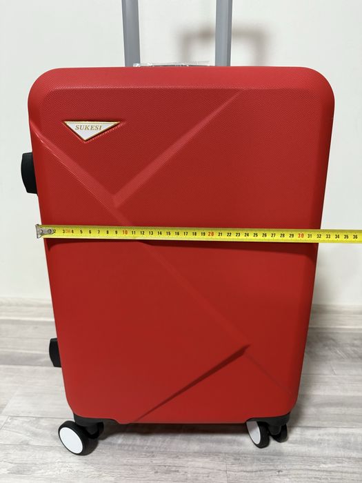 Продам ручну поклажу,нову валізу