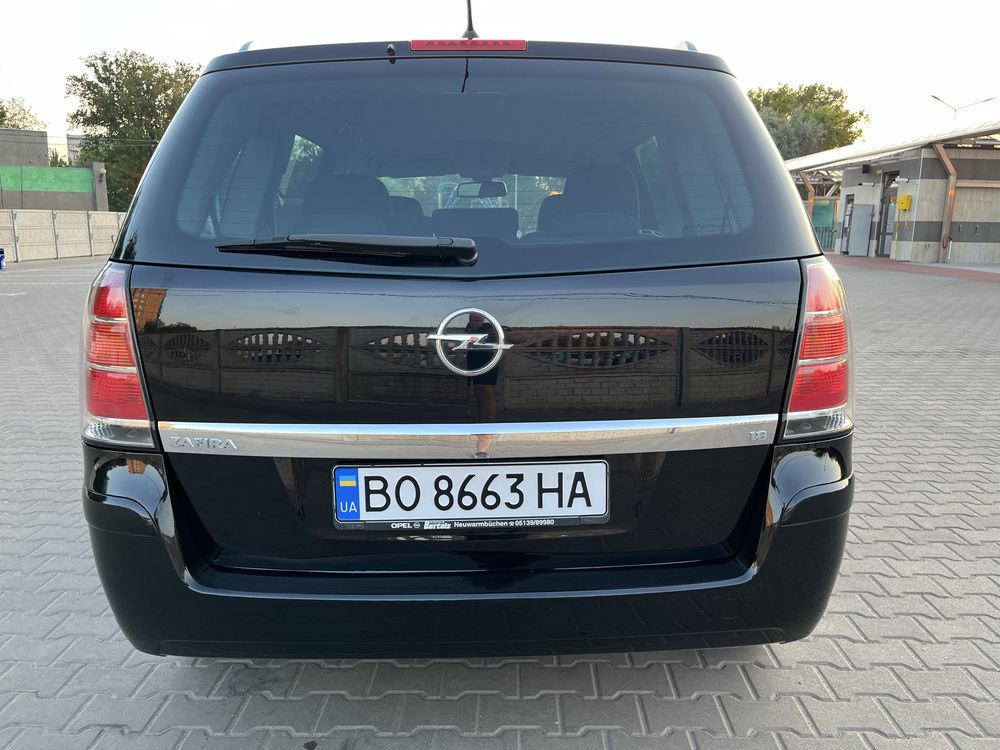Продам нефарбоний Opel Zafira 2006 1.8
