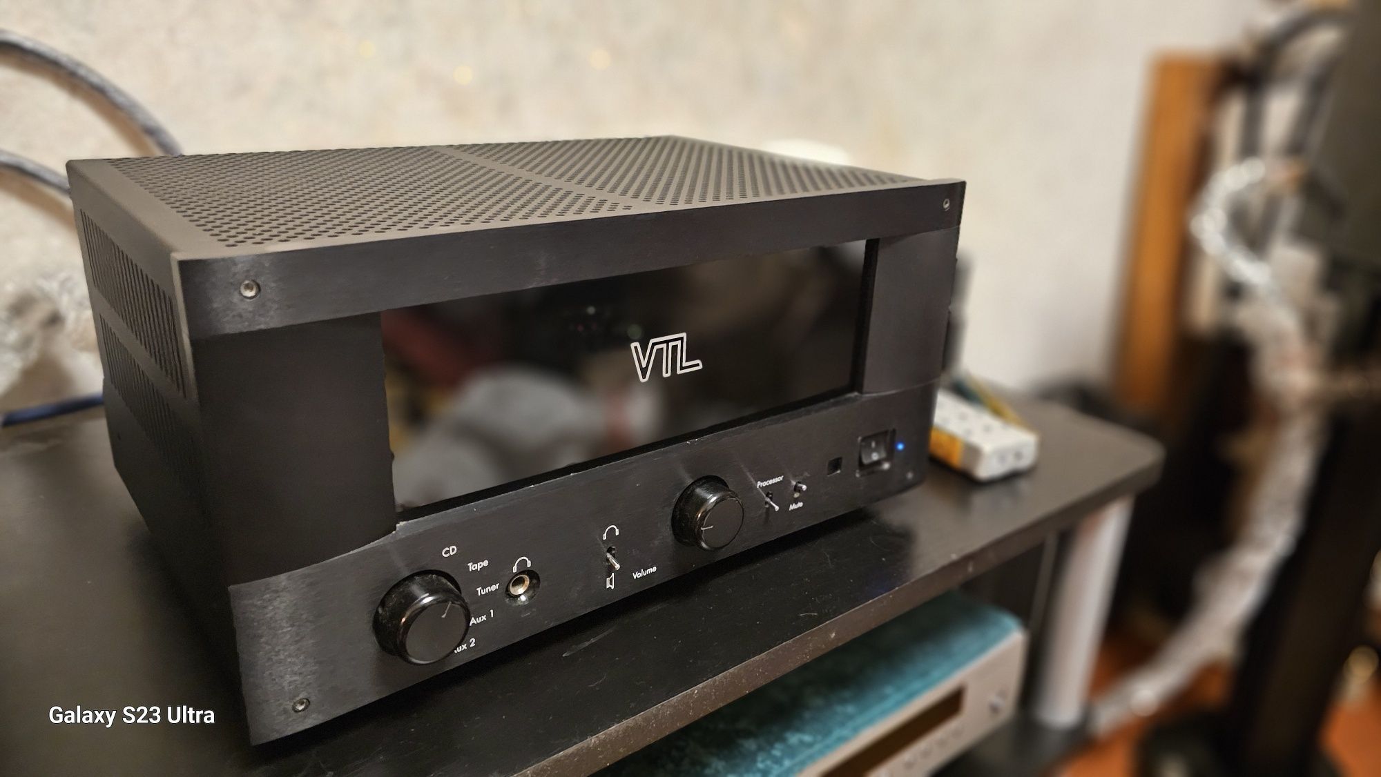 Продам Ламповый Интегральный Усилитель VTL-IT 85