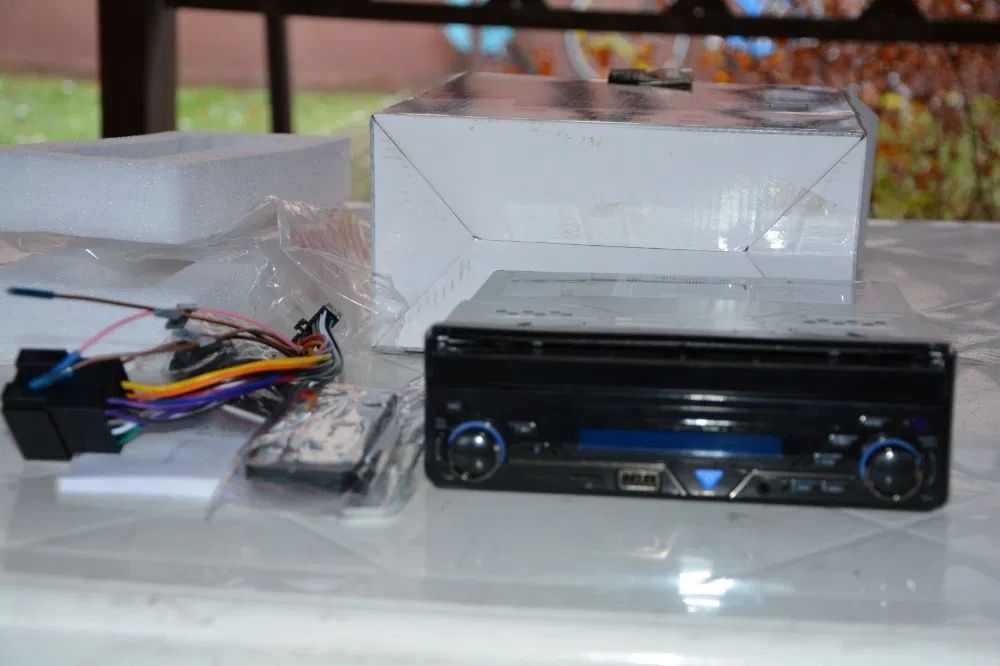 Autoradio DX PV-875BT BT USB SD AUX Ekran 7 wysuwany