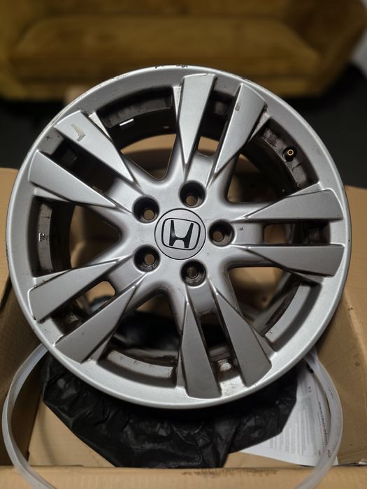 oryginalne felgi 17" Honda Civic VIII UFO – do lekkiego refel