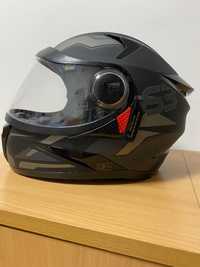 Motorcycle helmet ( just like new)