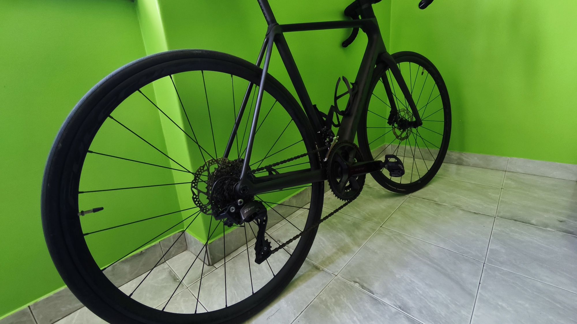 Orbea Orca M30 2023 c/ Wahoo Kickr Core