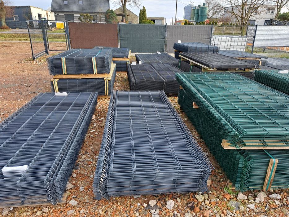 Ogrodzenie kompletne 3D panele h-153 cm fi 4 mm ,furtka,brama,montaż
