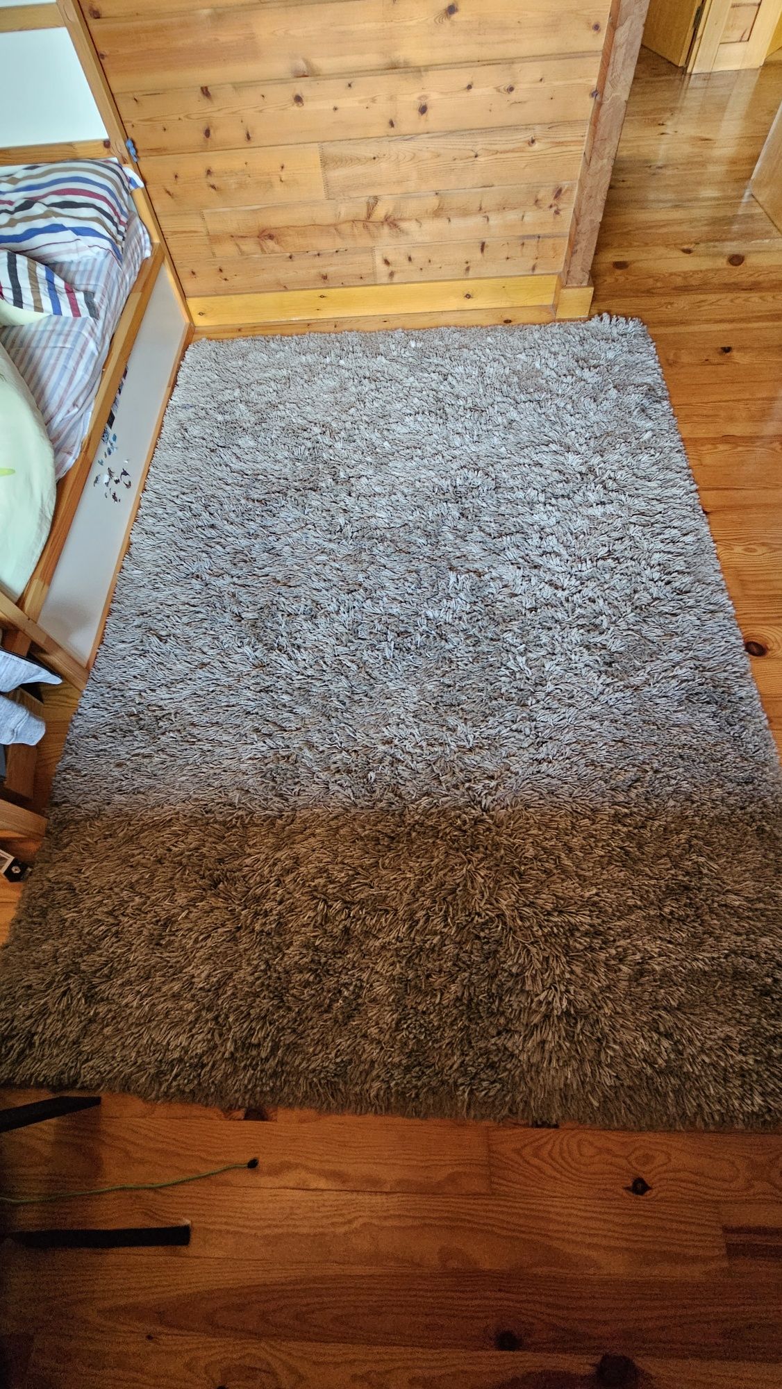 Tapete pelo comprido cinzento ikea