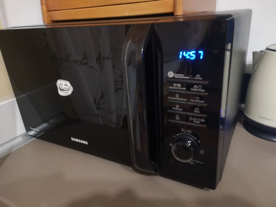 Мікрохвильова піч з грилем Samsung вмістка стан нова