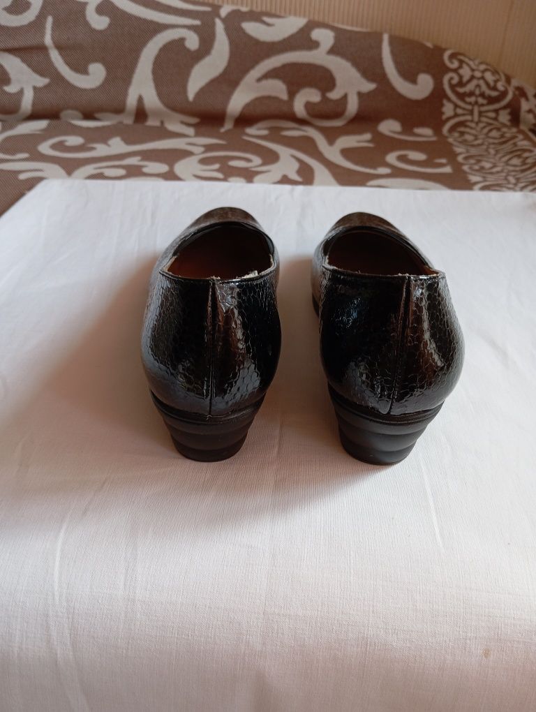 Продам туфли женские, размер 40.