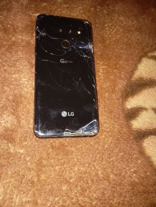 Телефон LG G8 Thinq