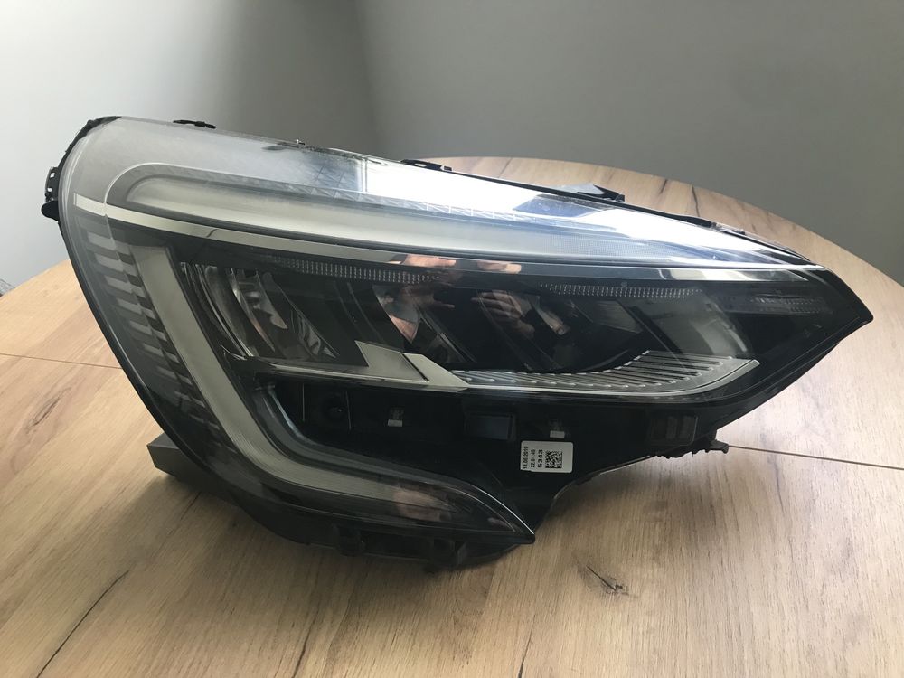 Reflektor lampa led clio v 2019