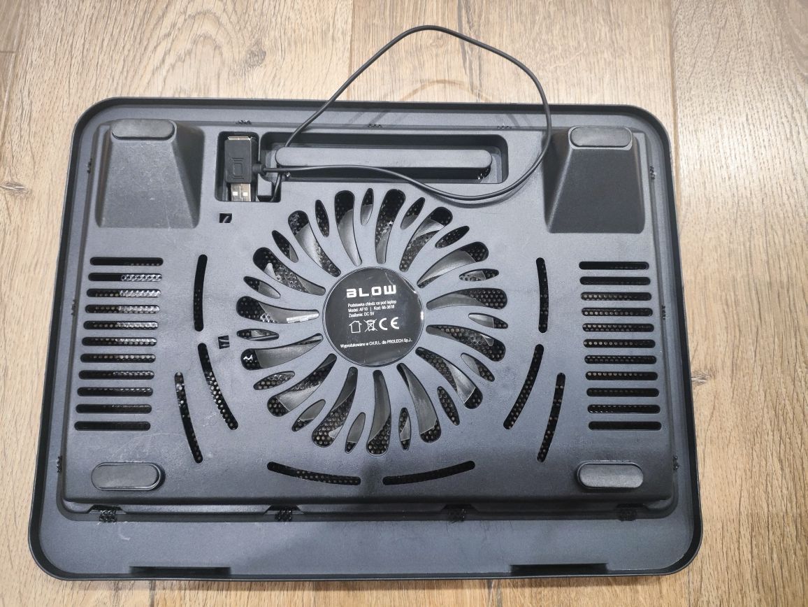 Podstawka chłodząca pod laptopa  15-19" USB wiatrak wentylator Led