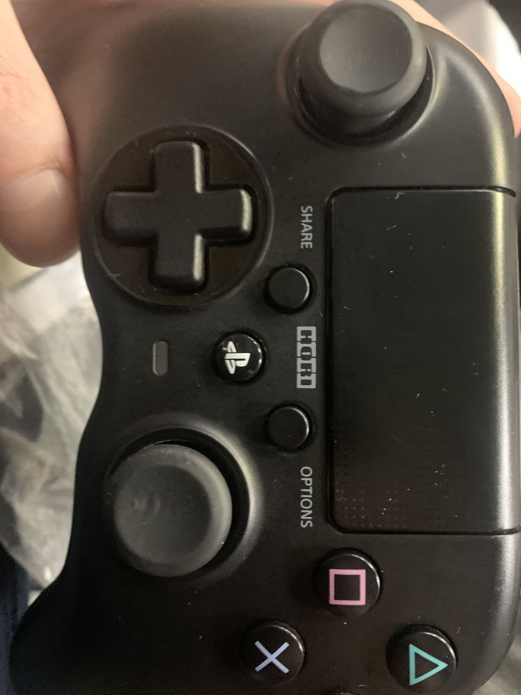 Pad bezprzewodowy, przewodowy do PS4 HORI czarny