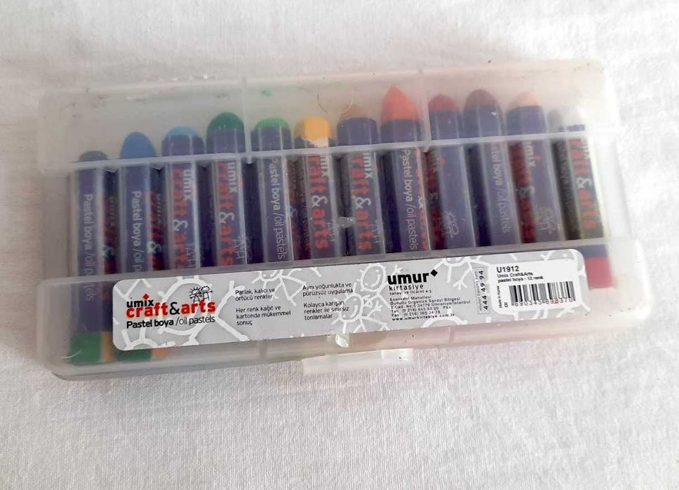 Б/у набор детской восковой пастели 12 цв. в пенале Craft & Arts, Umix