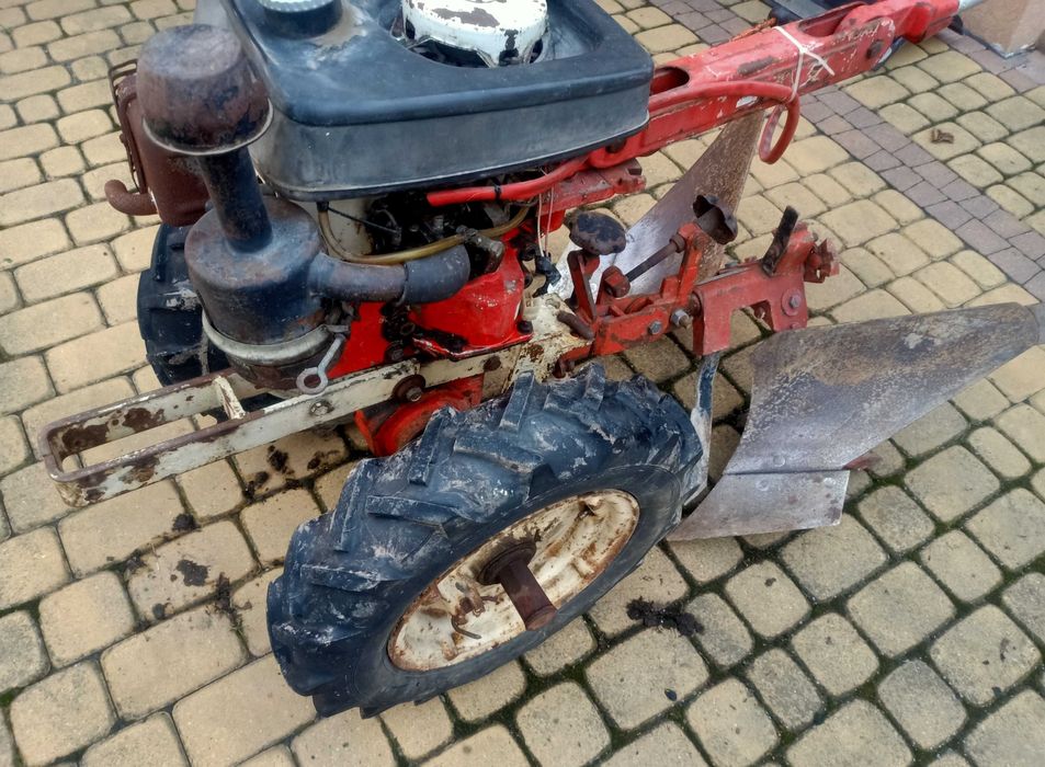 Traktorek, dzik, pług, glebogryzarka, brona, zabytek Czechosłowacja