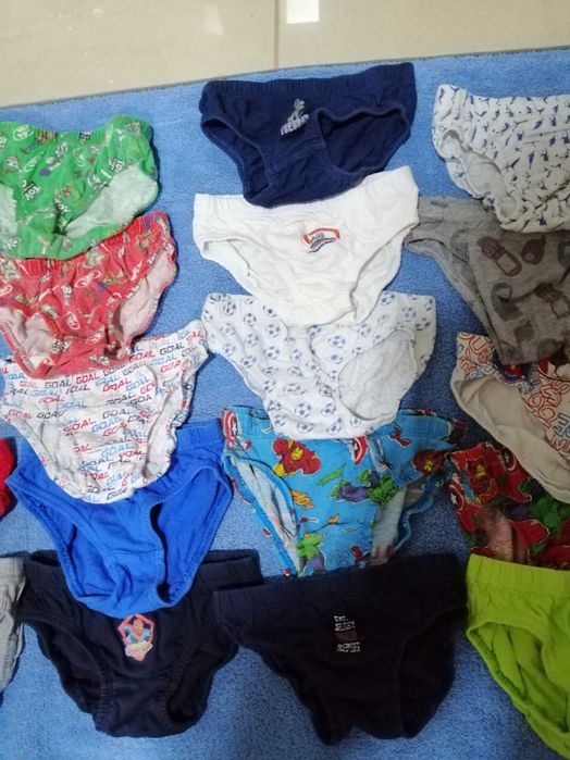 21 pares de cuecas criança, 4-5 anos