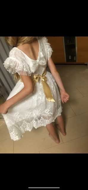 Śliczna, wyszywana sukienka biała, ecru 128-140