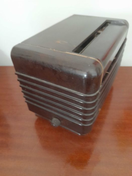 Rádio antigo para colecção/ decoração