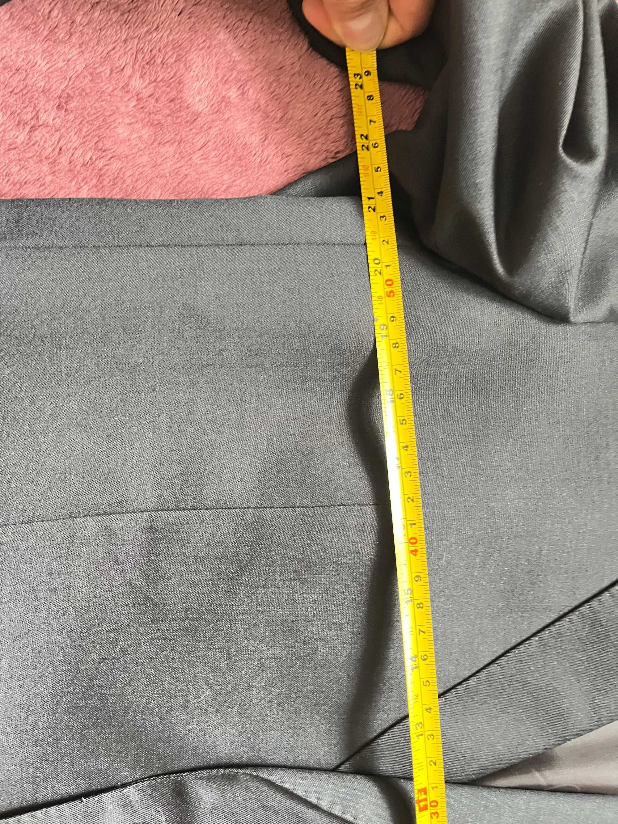 Ponadczasowy męski garnitur włoskiej marki Zegna 54R czarny