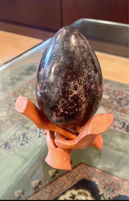 Pedra Rodonita em Ovo