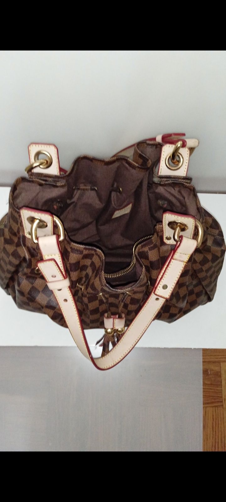 Mala ou Saco de Senhora
