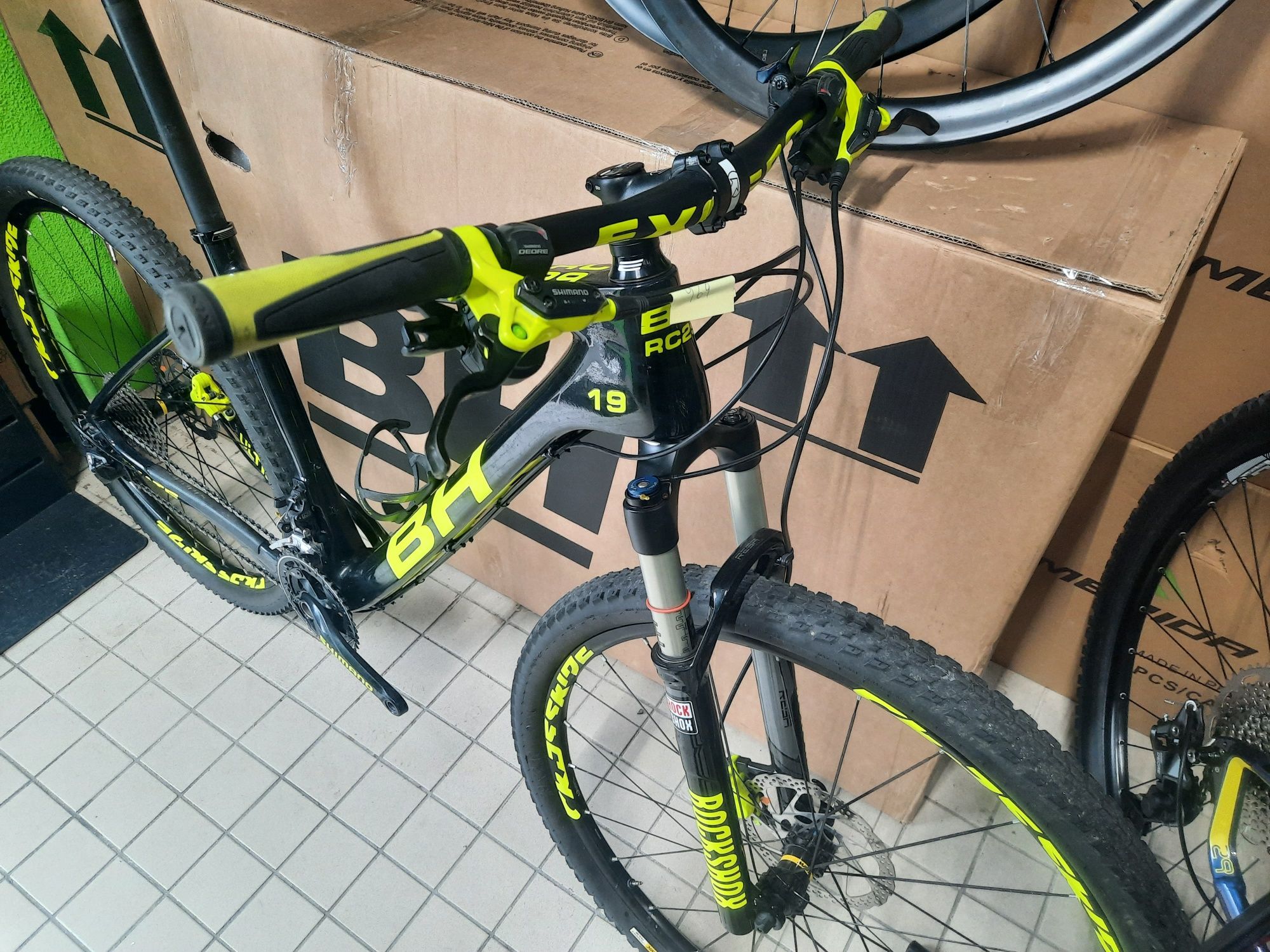 Bh de carbono  29 L impecavel