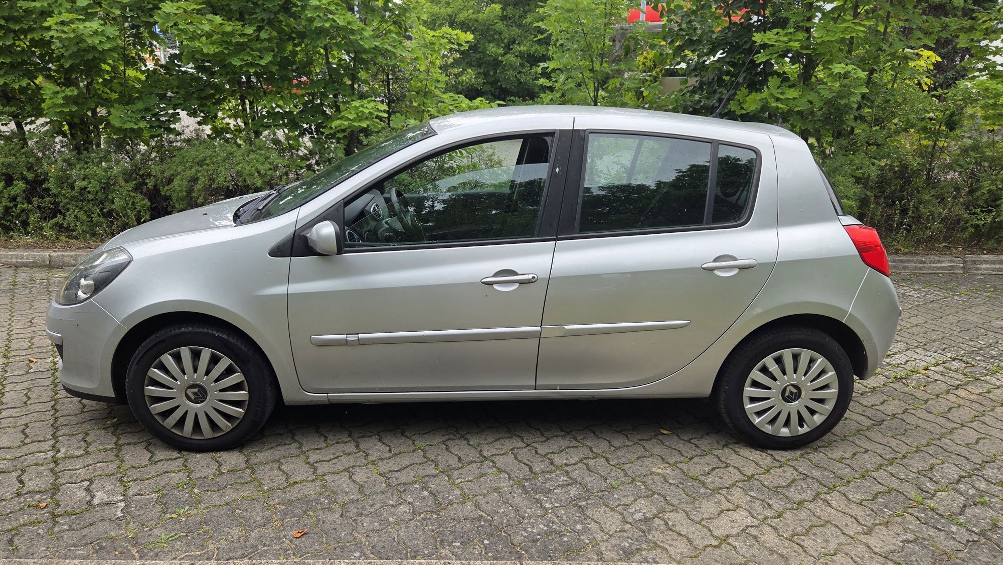 Renault Clio 1.2 75 KM Benzyna Climatronic