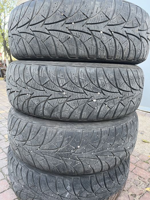 Rosava SnowGard 215/65R16 98T