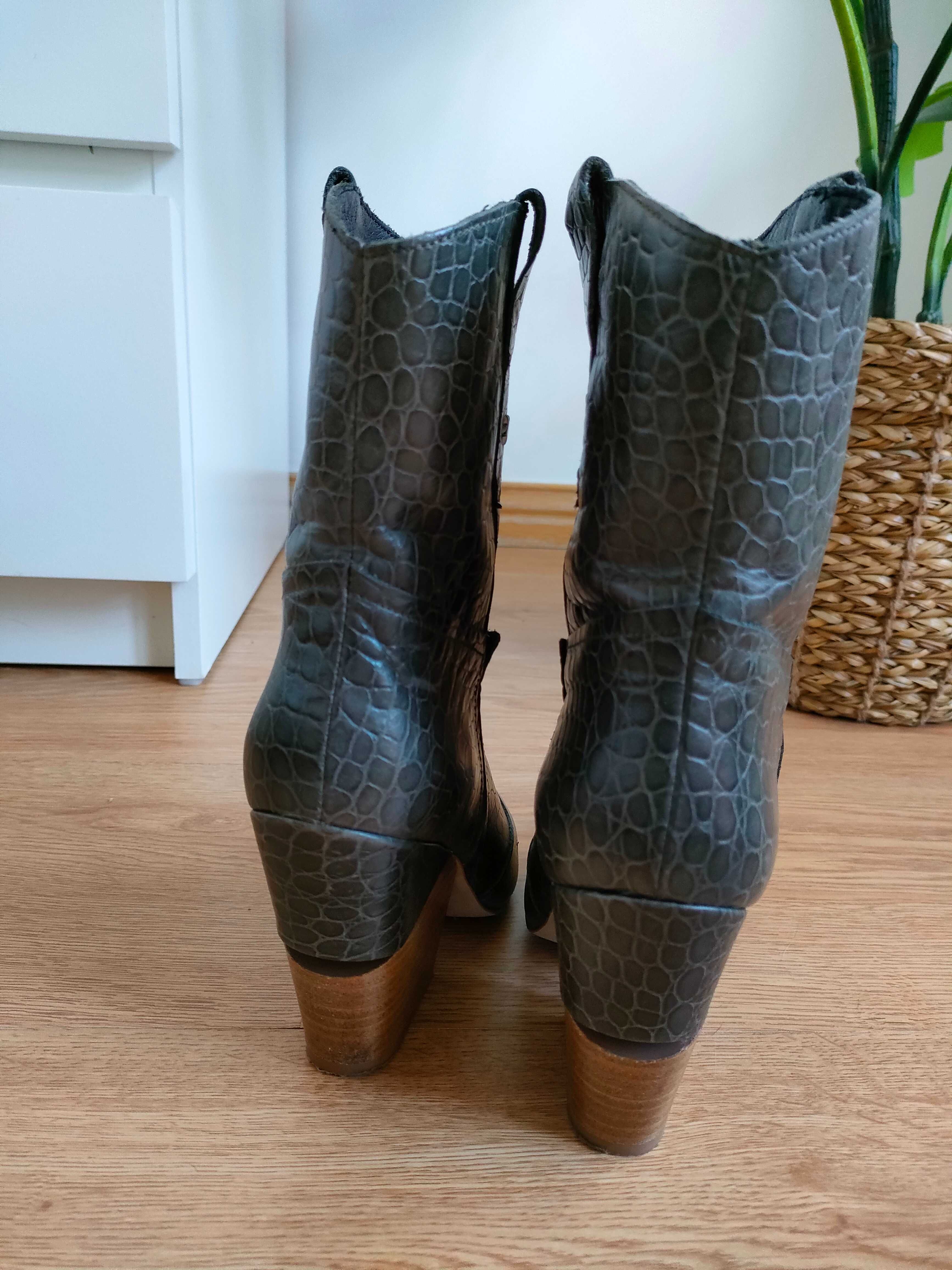 Botins Guess tipo texano