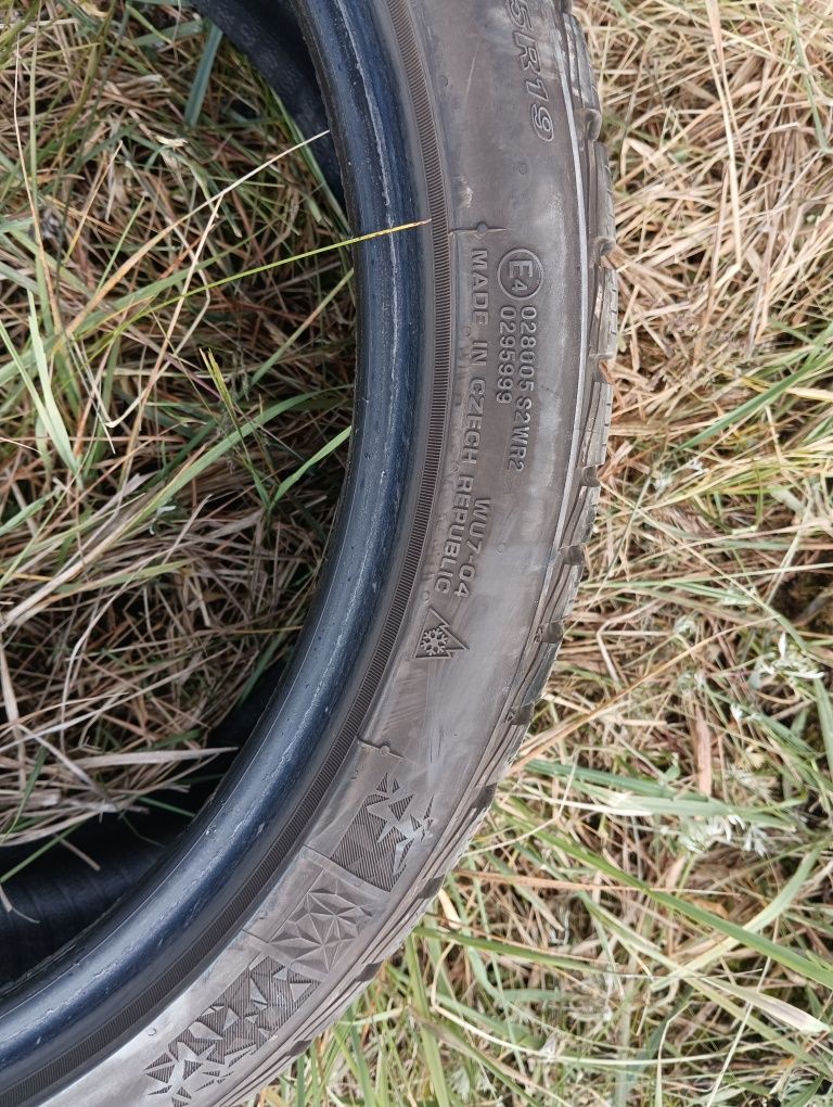 Opona zimowa 255/35R19