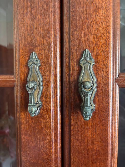 Móvel de sala com cristaleira