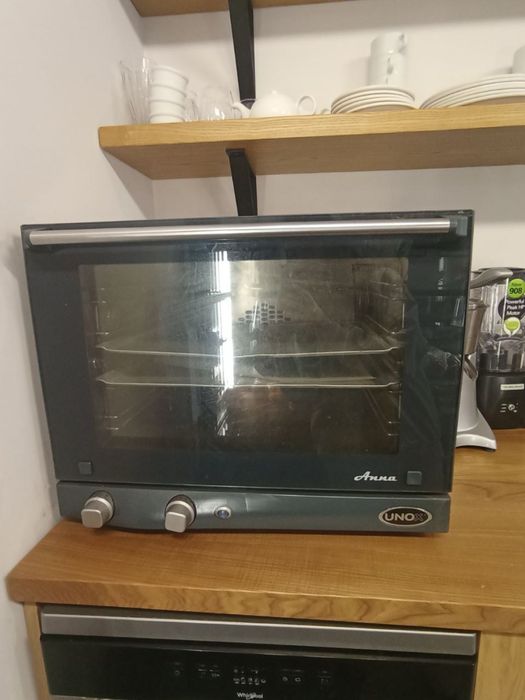 Духовка Unox Anna