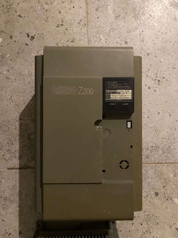 Частотный преобразователь Mitsubishi FREQROL Z200 Transistor Inverter