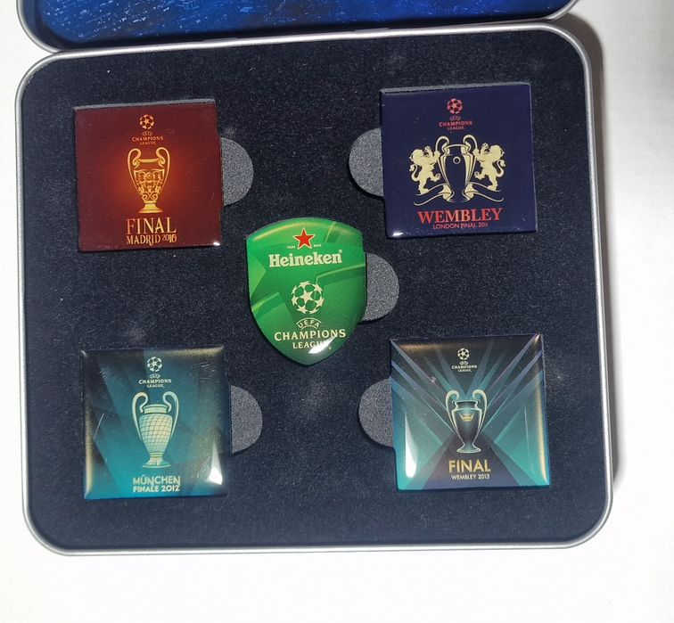 Conjunto de pin's da final da Liga dos Campeões/Heineken