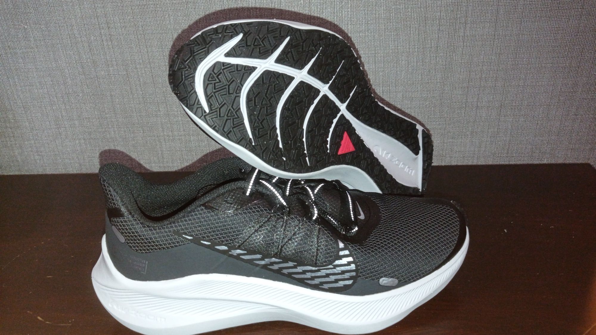 Кроссовки Nike Air Zoom Winflo 8, оригинал